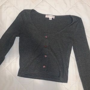 SOLD ❌Grey cropped long sleeve